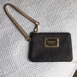 Michale Kors wristlet